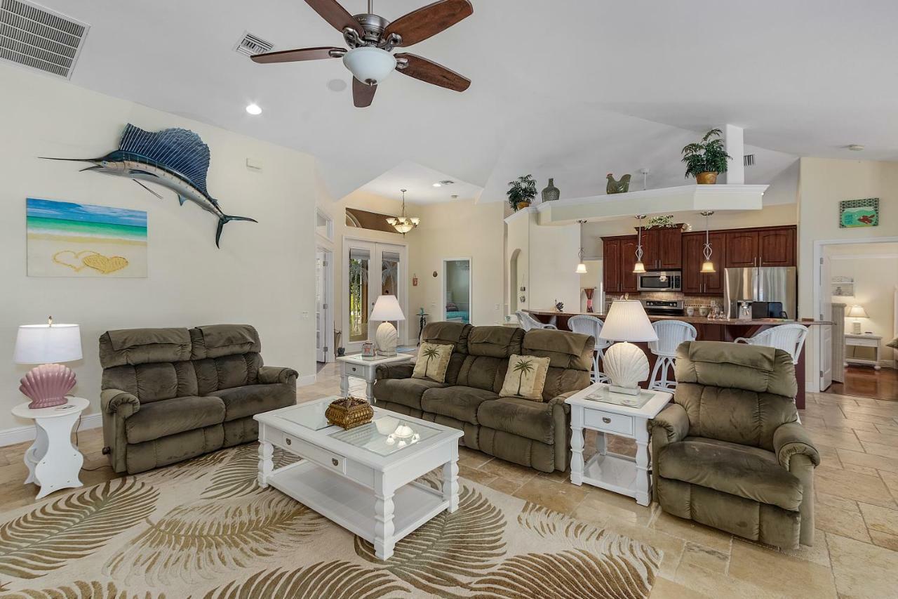 Luxury Home, Hot Tub, Heated Pool, Tiki Bar - Villa Spain ケープコーラル エクステリア 写真