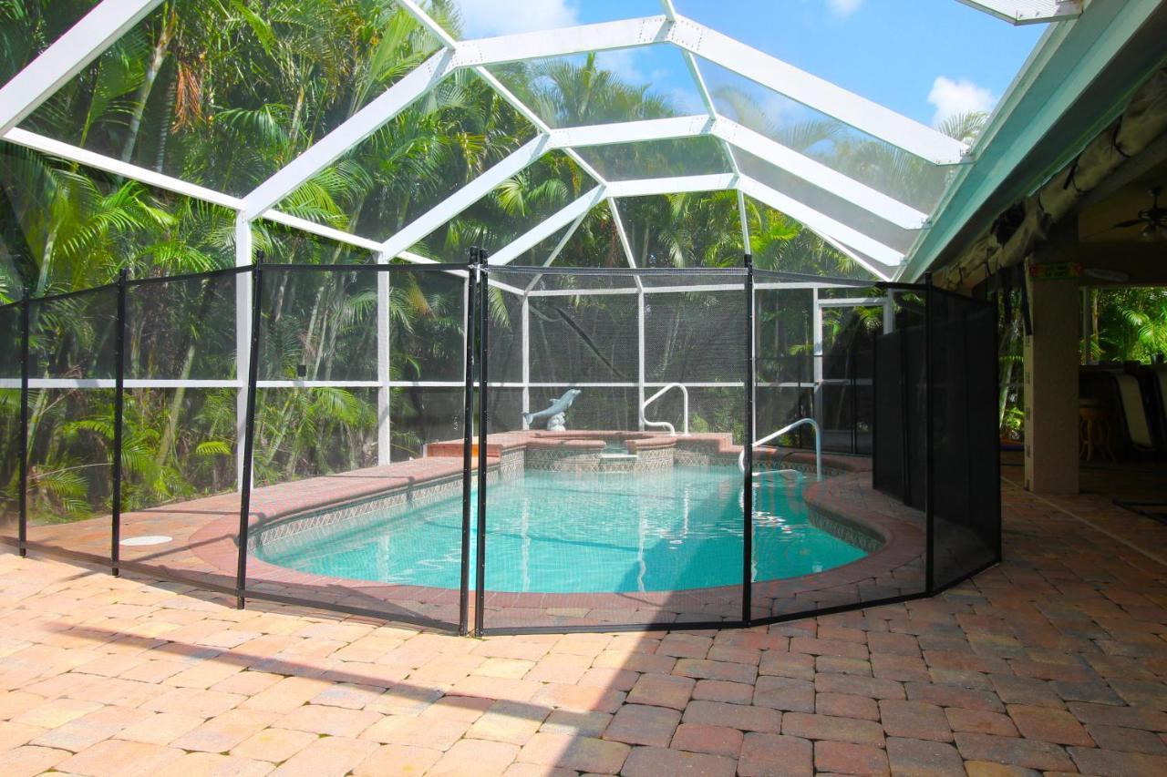 Luxury Home, Hot Tub, Heated Pool, Tiki Bar - Villa Spain ケープコーラル エクステリア 写真