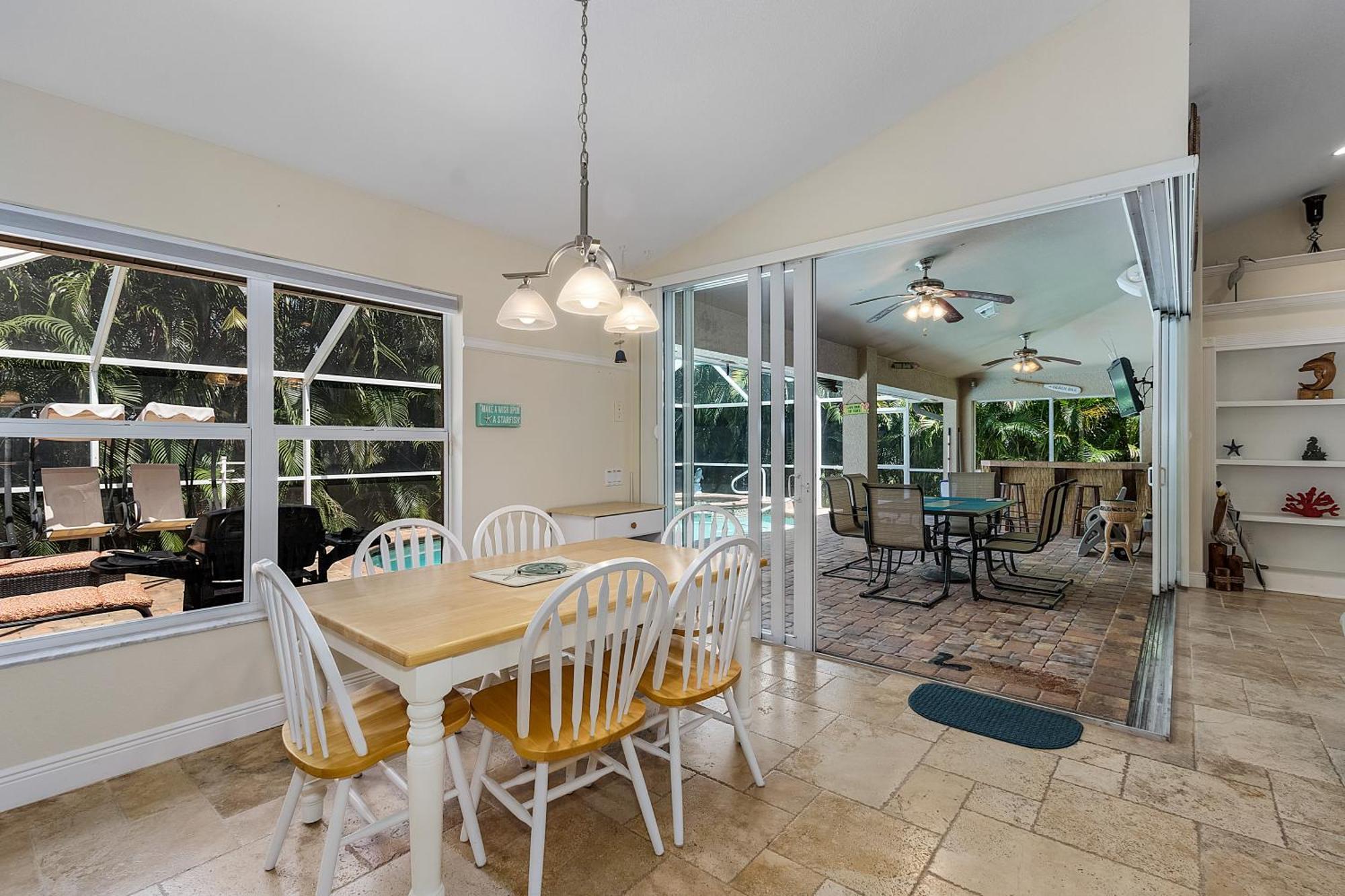 Luxury Home, Hot Tub, Heated Pool, Tiki Bar - Villa Spain ケープコーラル エクステリア 写真